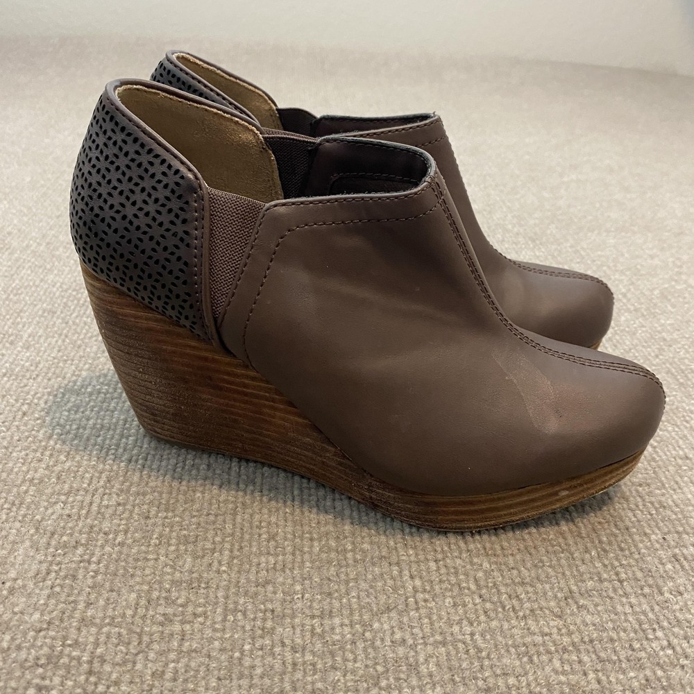 Dr. Scholl's Booties Womens‎ Size 8 Brown Synthetic Ankle Wedge Slip On Comfort